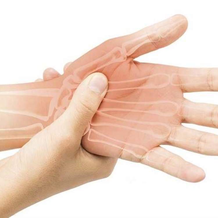 Инъекционное омоложение зоны декольте, тыльной стороны кистей рук и стоп с помощью биоревитализантов