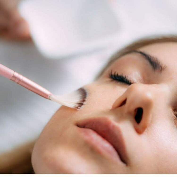 Инновационные химические пилинги в эстетической косметологии